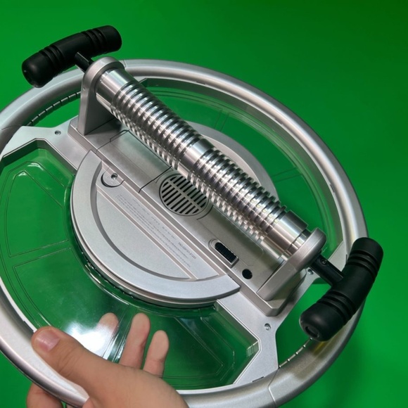 Disney Star Wars Galaxy's Edge Galactic Starcruiser Chandrila Halcyon Shield - Picture 11 of 11